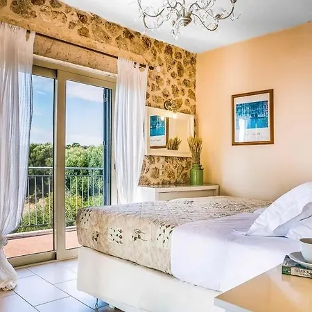 Ratzakli Sleeps 6 Pool Air Con Wifi Willa