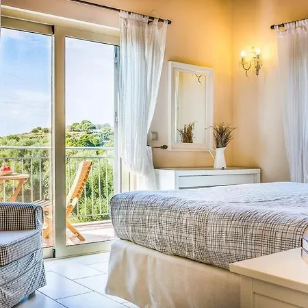 Willa Ratzakli Sleeps 6 Pool Air Con Wifi *