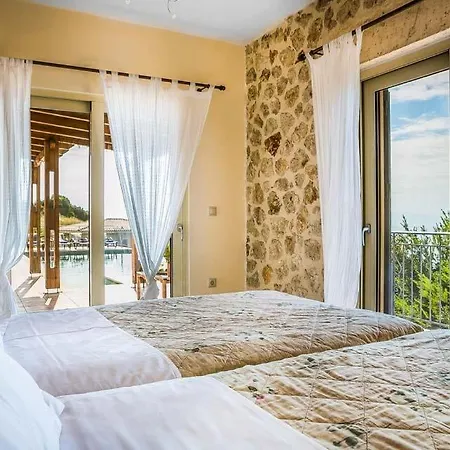 Willa Ratzakli Sleeps 6 Pool Air Con Wifi Ratzaklíon
